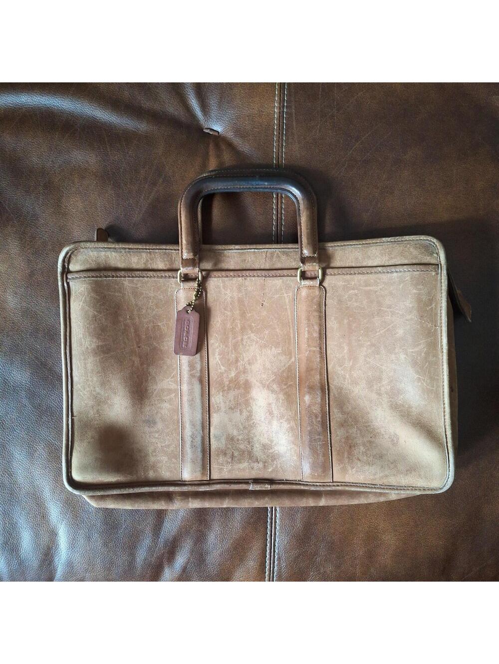Vintage Coach USA-Made Leather Retractable Handle Portfolio (Model 070-1009)